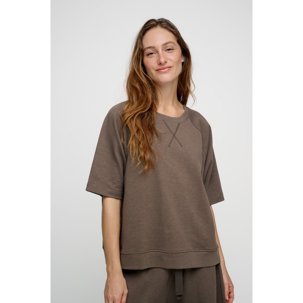 aura tee
