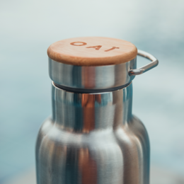 The isothermal stainless steel bottle