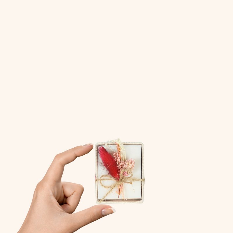 Mini Linnen Geschenkdoos – Zeep & Gedroogde Bloemen – Rozenhout