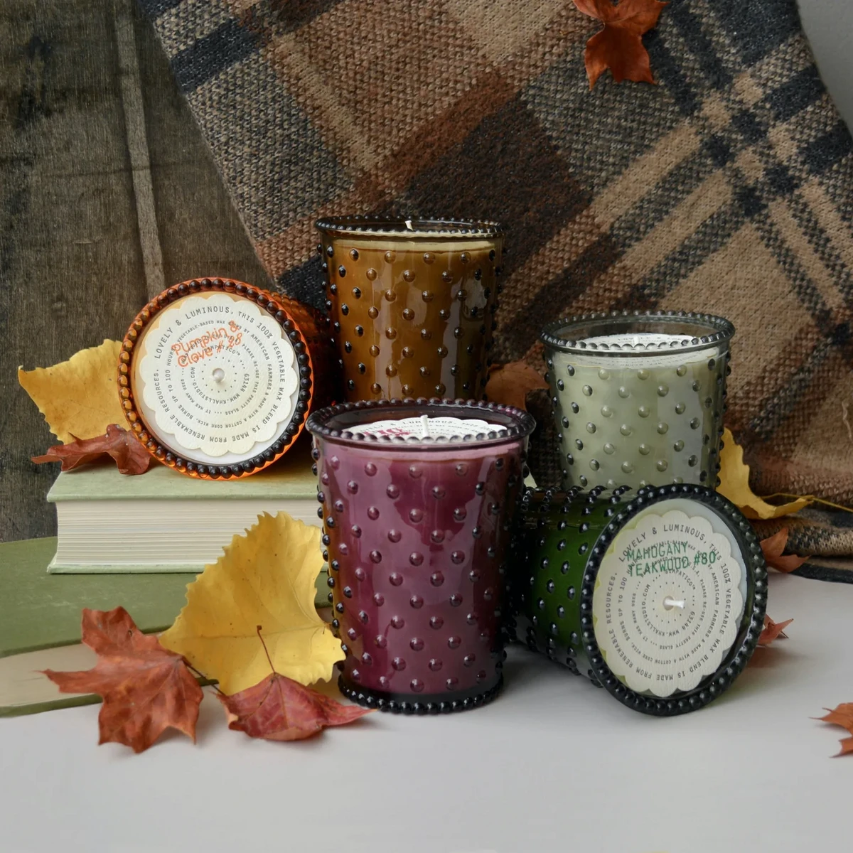 Vela de vidrio Hobnail Simpatico 16oz %2312 Nuez moscada