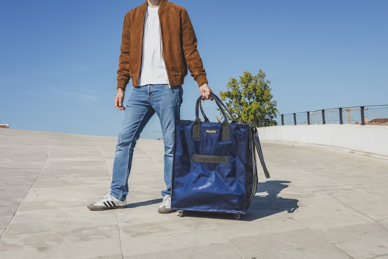 Hulkenbag medium midnat blå med bygget cover