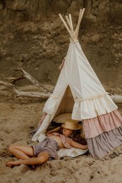 Juego de tipi "Powder Frills" con volantes y tapete de concha "Powder Pink"