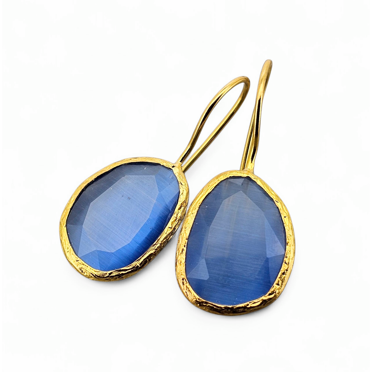 Glowdrop earring, Light blue Medium