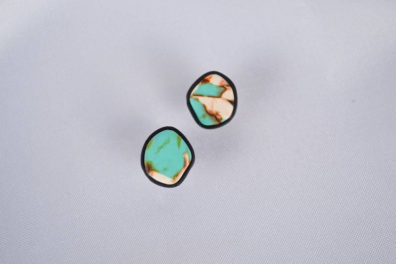 Ella stud earrings in turquoise and black