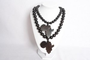 Afrikaanse herenketting: van parels en ebbenhout