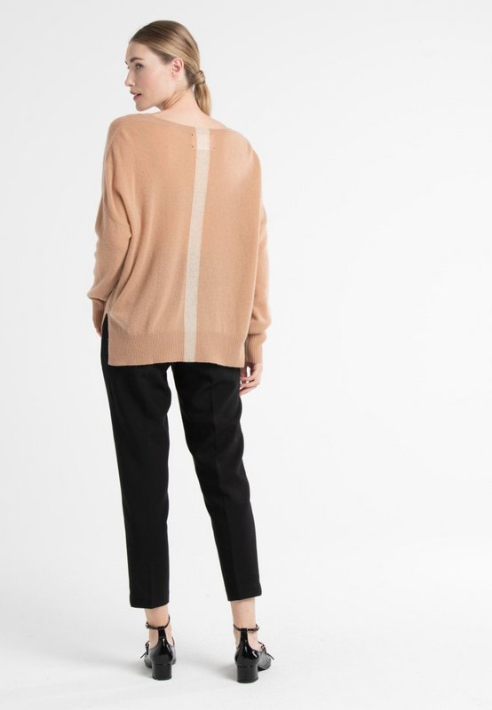 NAMI 23 Kaschmirpullover mit V-Ausschnitt und kamel-/beigefarbenem Band
