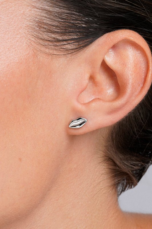 Silver lips earrings