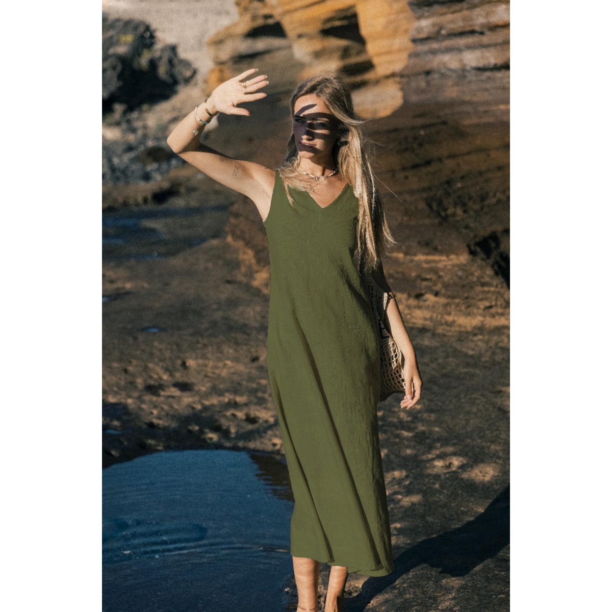 SUNSET — Vestido midi de lino sin mangas con cuello en V