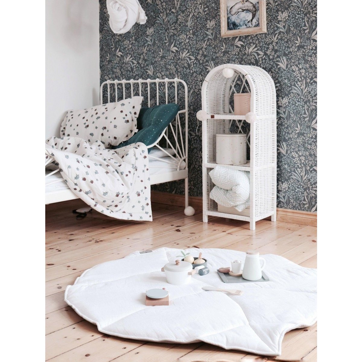 Set „Shabby Chic“ Tipi mit Rüschen und Blättermatte „Weiß“.