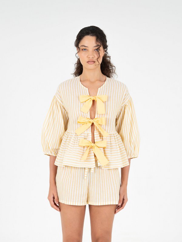 Gelb gestreiftes Spirit-Top