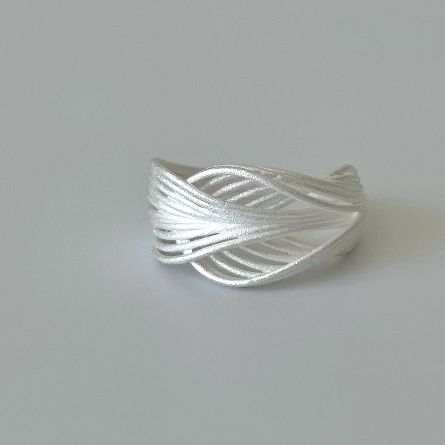Verflochtener Ring aus Sterlingsilber
