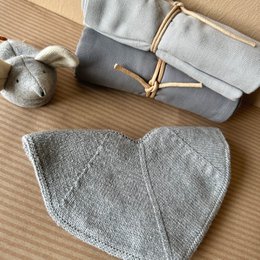 Knitted Bib - Fjola - Grey Mélange