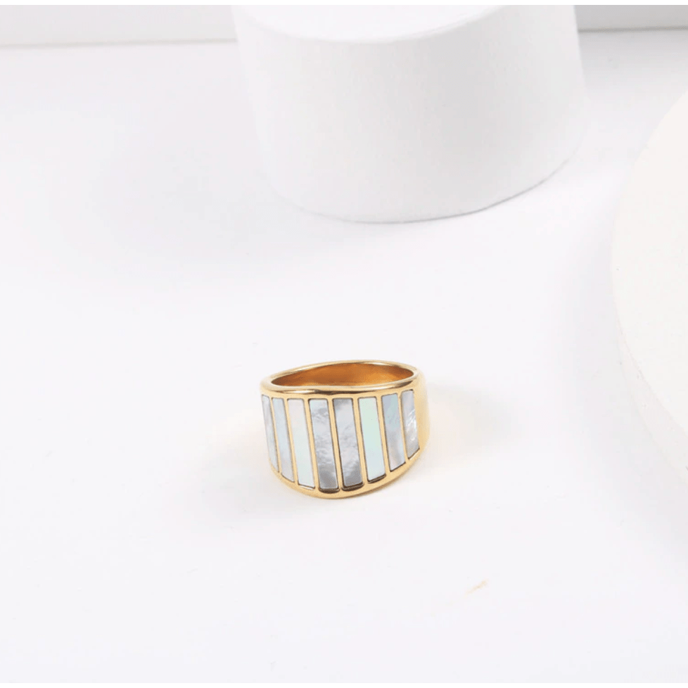 Stella - Statement-Ring aus Perlmutt