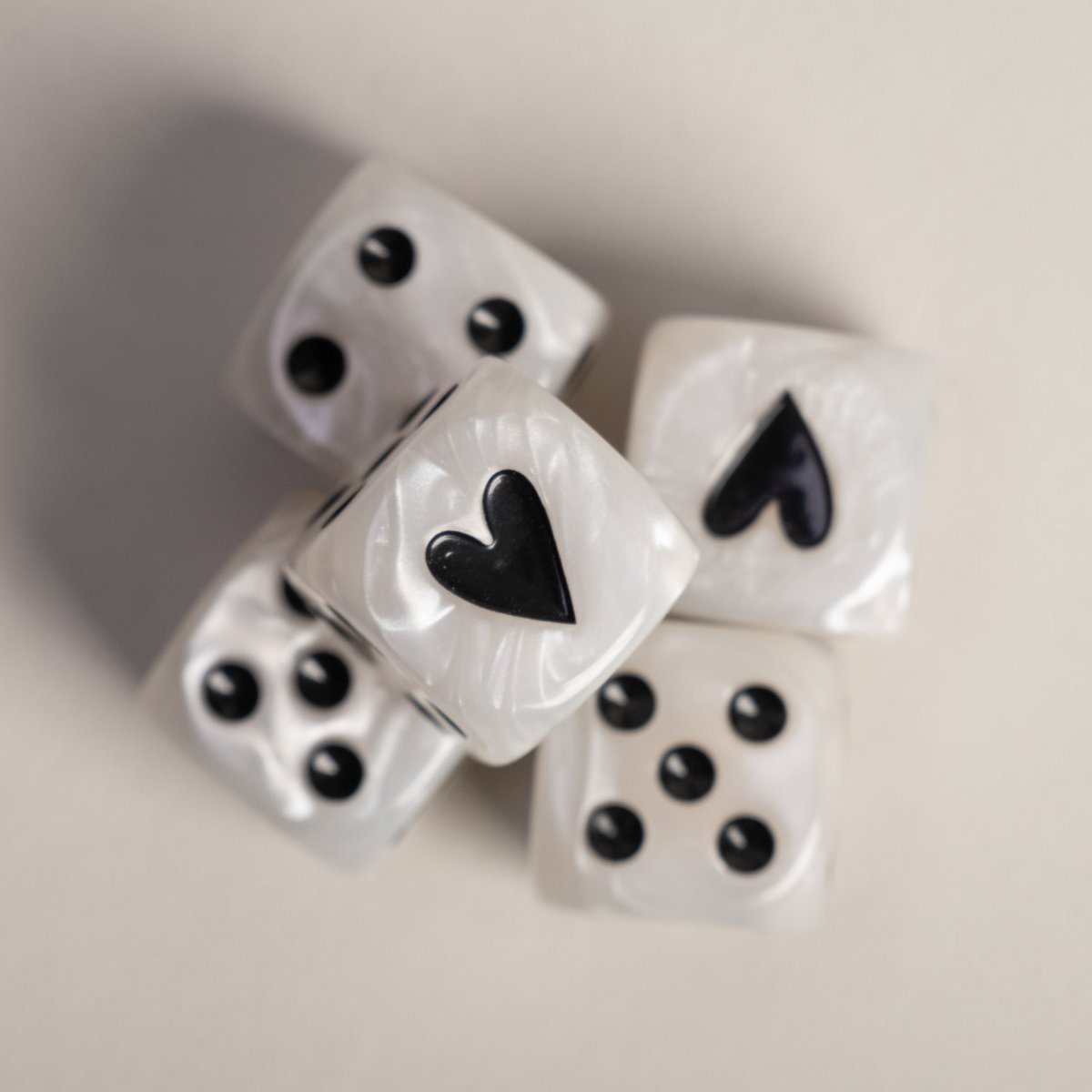 Dobbelstenenset parelmoer zwart (VE = 8 sets)