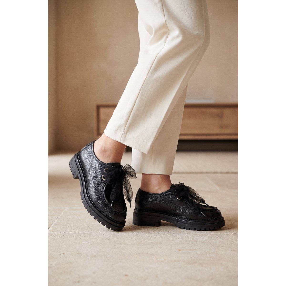 ODDA BLACK- Chaussures Wallabee à semelle épaisse avec lacets en tulle