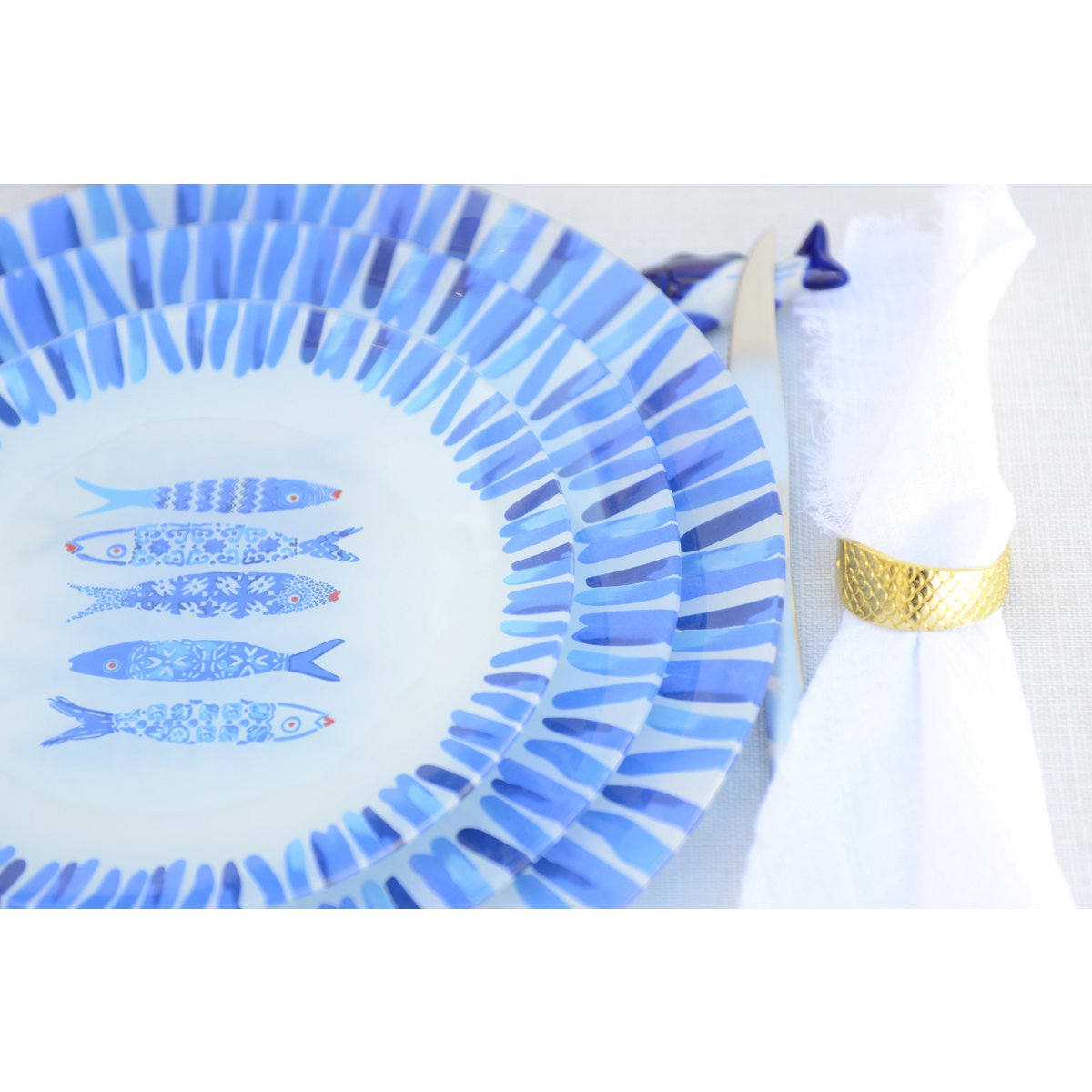 Blue fish presentation plate 30x30x2.2cm