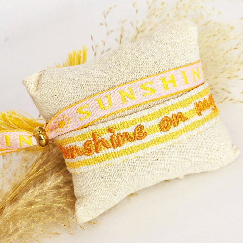 Pulsera tejida Sol en mi mente