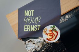 Geschirrtuch, Ernst