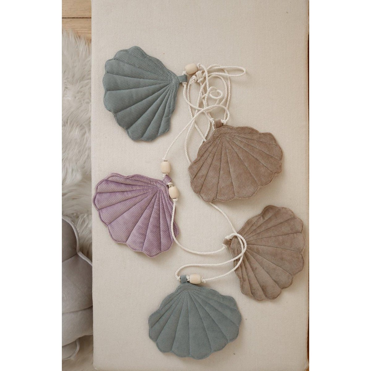 Guirlande Velours « Menthe Grise » avec Coquillages