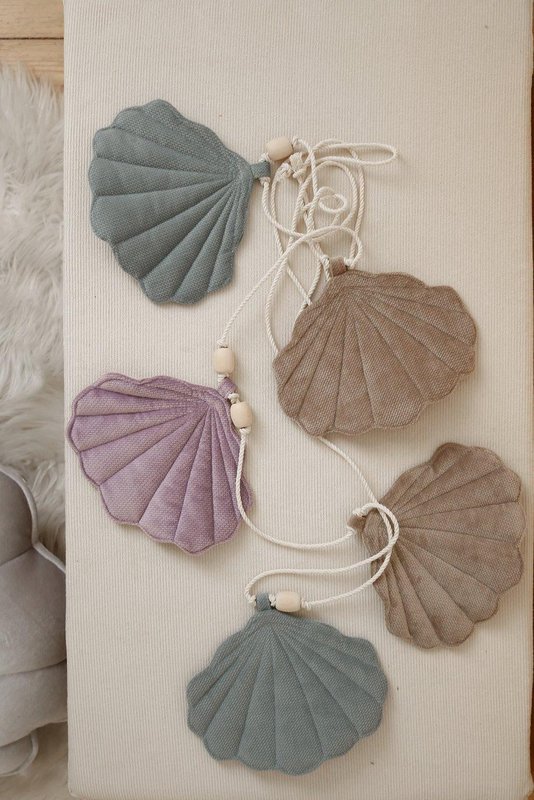 Guirlande Velours « Menthe Grise » avec Coquillages