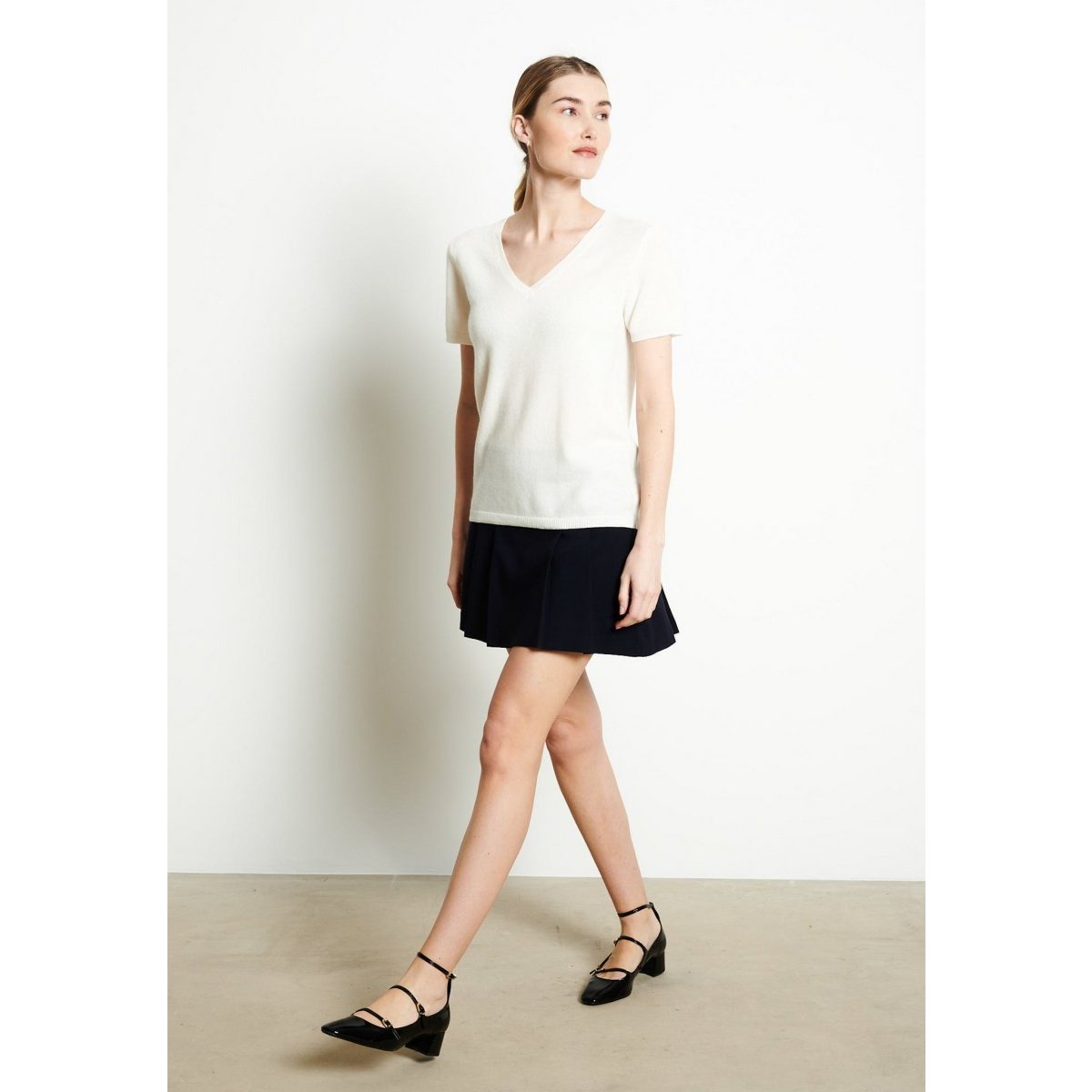 LILLY 14 Jersey de cashmere con cuello de pico y manga corta blanco crudo