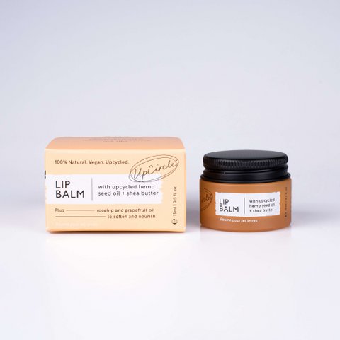 Lippenbalsam mit recyceltem Hanfsamenöl und Sheabutter