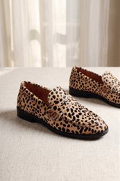 EMILIA CHEETAH – Flache Leder-Loafer mit Haaransatz