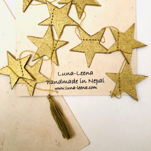 Luna-Leena-Grußkartenset + Girlandensterne Gold – vertikal – L115 cm – Gold – umweltfreundliches Papier – handgefertigt in Nepal