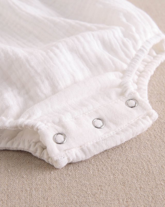 White Baby Boys 'White Chiffon Baby Romper med ruffle krave M92-21510134