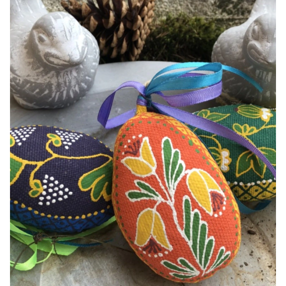 Small orange Easter Egg with flowers