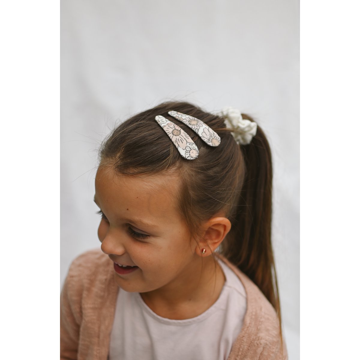 Boho graue florale Haarspangen, Herbststil