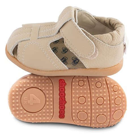 19 Sandalias beige