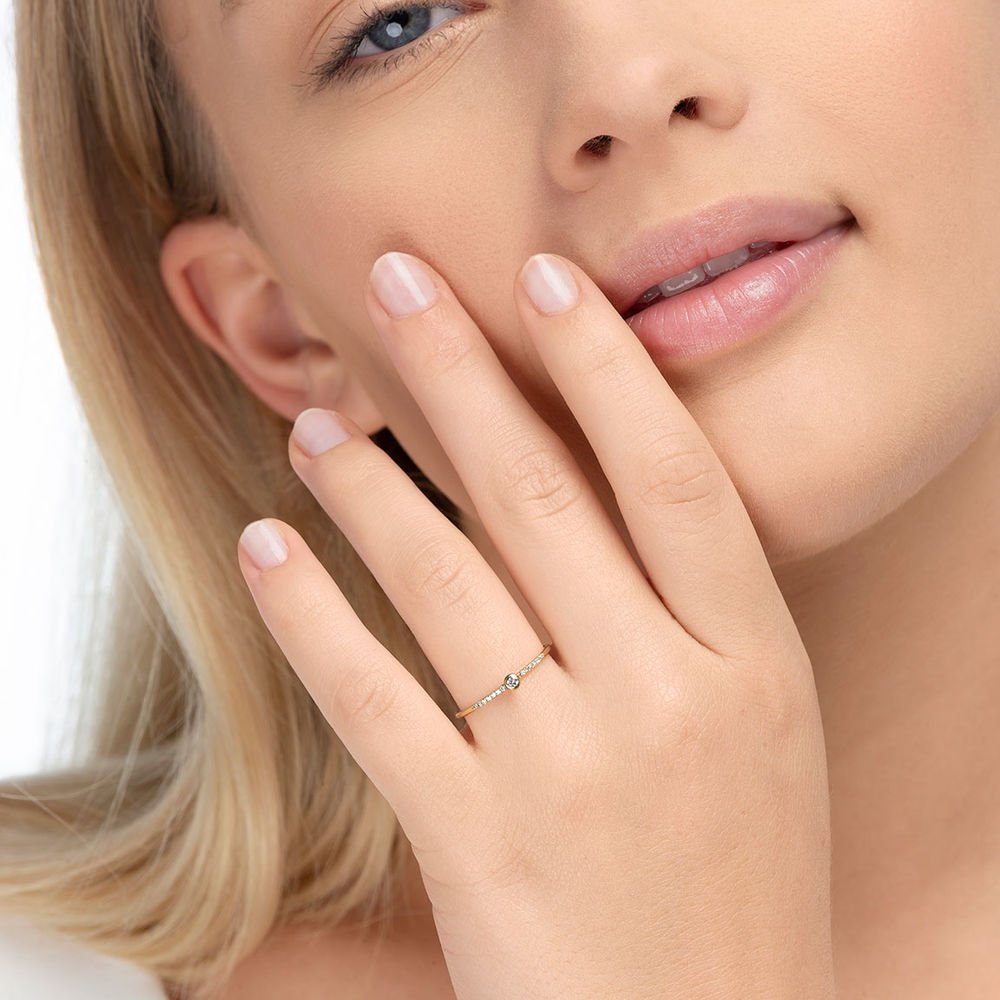 Anillo pequeño, diamante blanco, oro rosa de 14 quilates