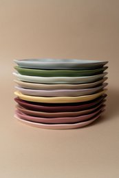 Sisi plate, lips lilac