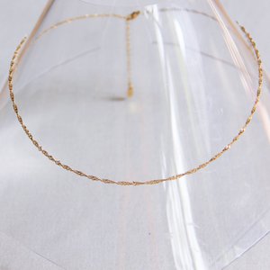 Stainless steel small twisted necklace – gold