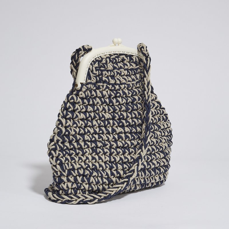 “Kiss me Mama” crochet retro shape purse