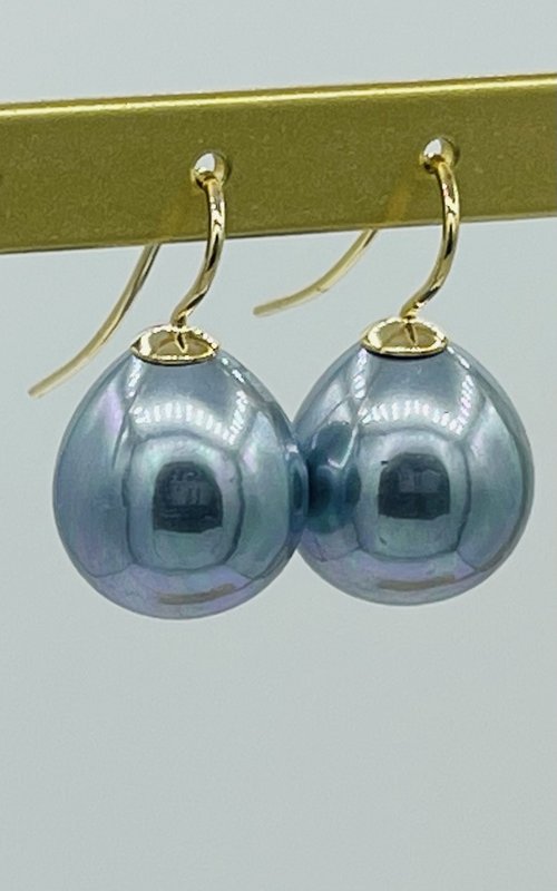 Pendientes de perlas clasicas en color azul Laguna