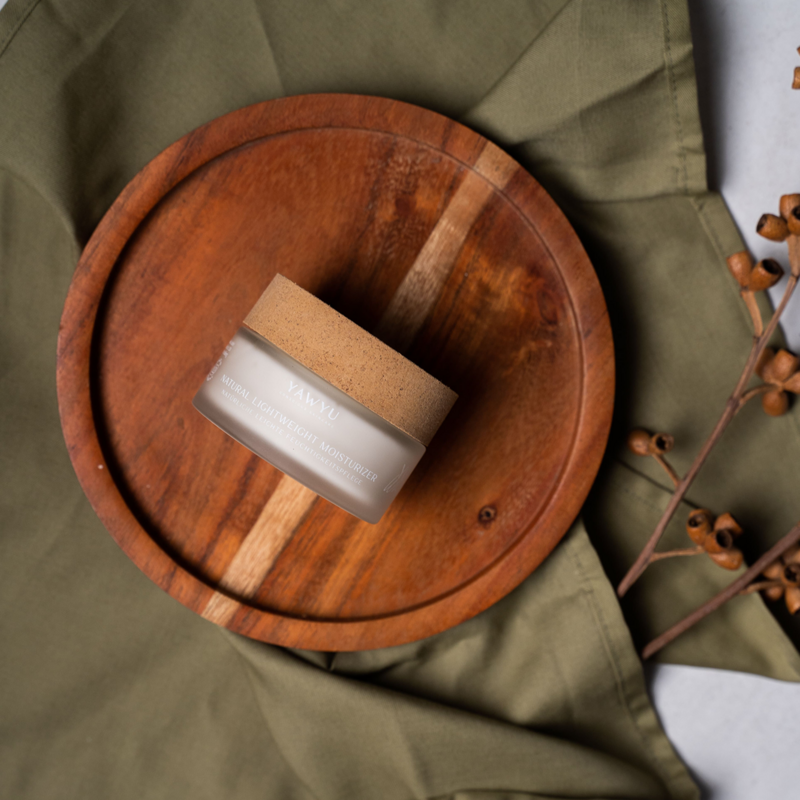 NATURAL LIGHTWEIGHT MOISTURIZER