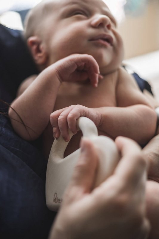 Baby rangle gribe legetøj "tæt på hjertet" | træ rangle | Babylegetøj lavet af egnstræ | baby rangle | Lydlegetøj fra 1 år | 100% lavet i Tyskland