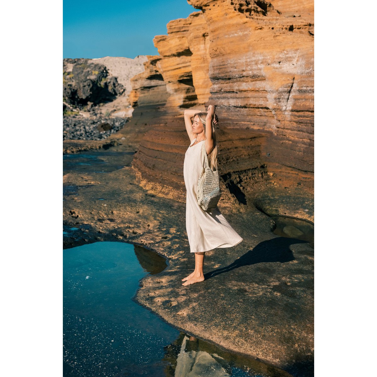 SUNSET — Vestido midi de lino sin mangas con cuello en V