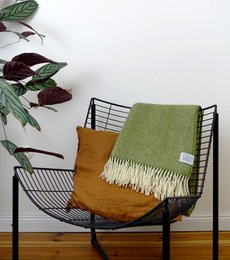 Wool blanket / cuddly blanket herringbone moss