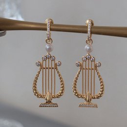 Elegante græske harpe-inspirerede øreringe