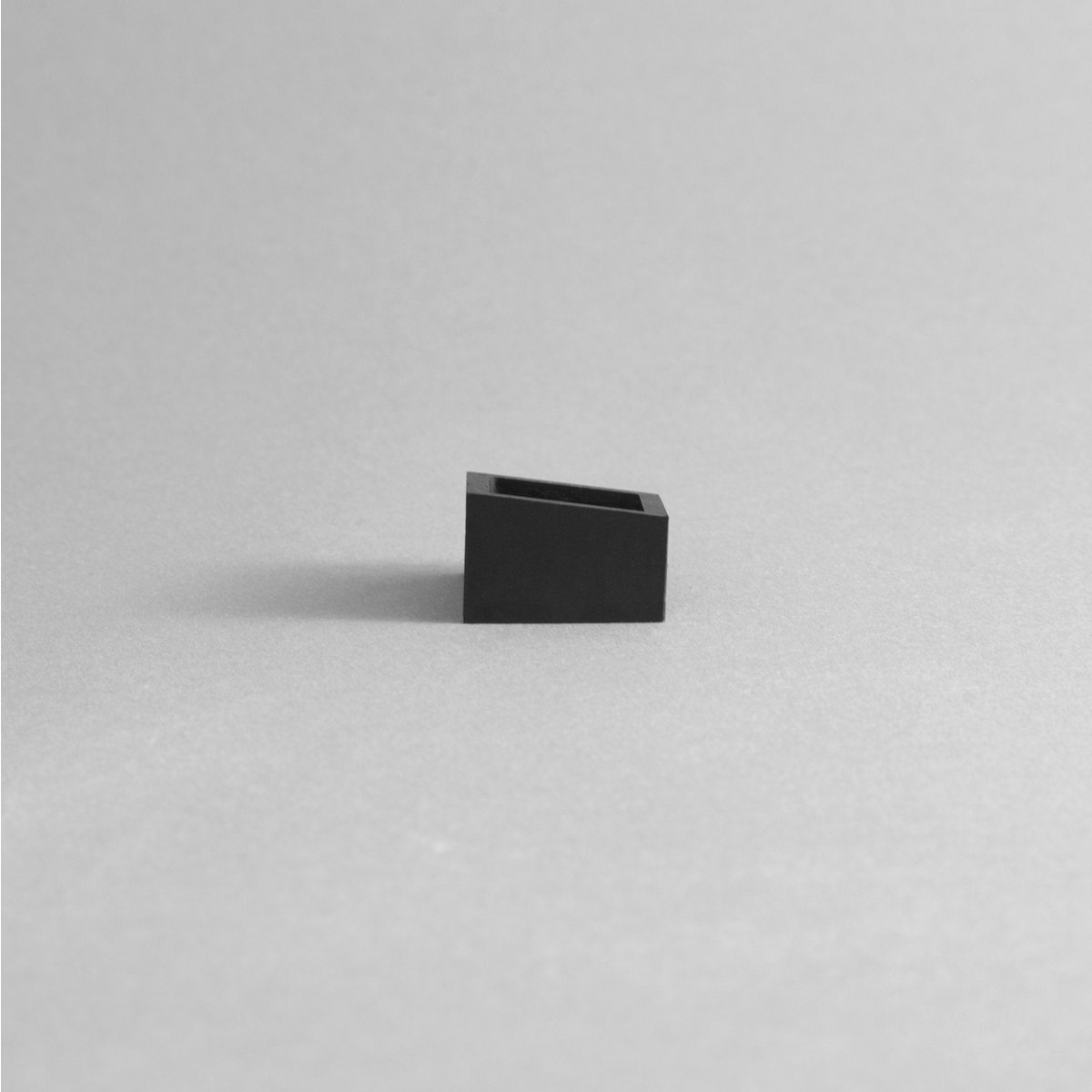 MK3 ASYMMETRIC RING – BLACK - Contemporary Minimal Jewelry handmade in Concrete
