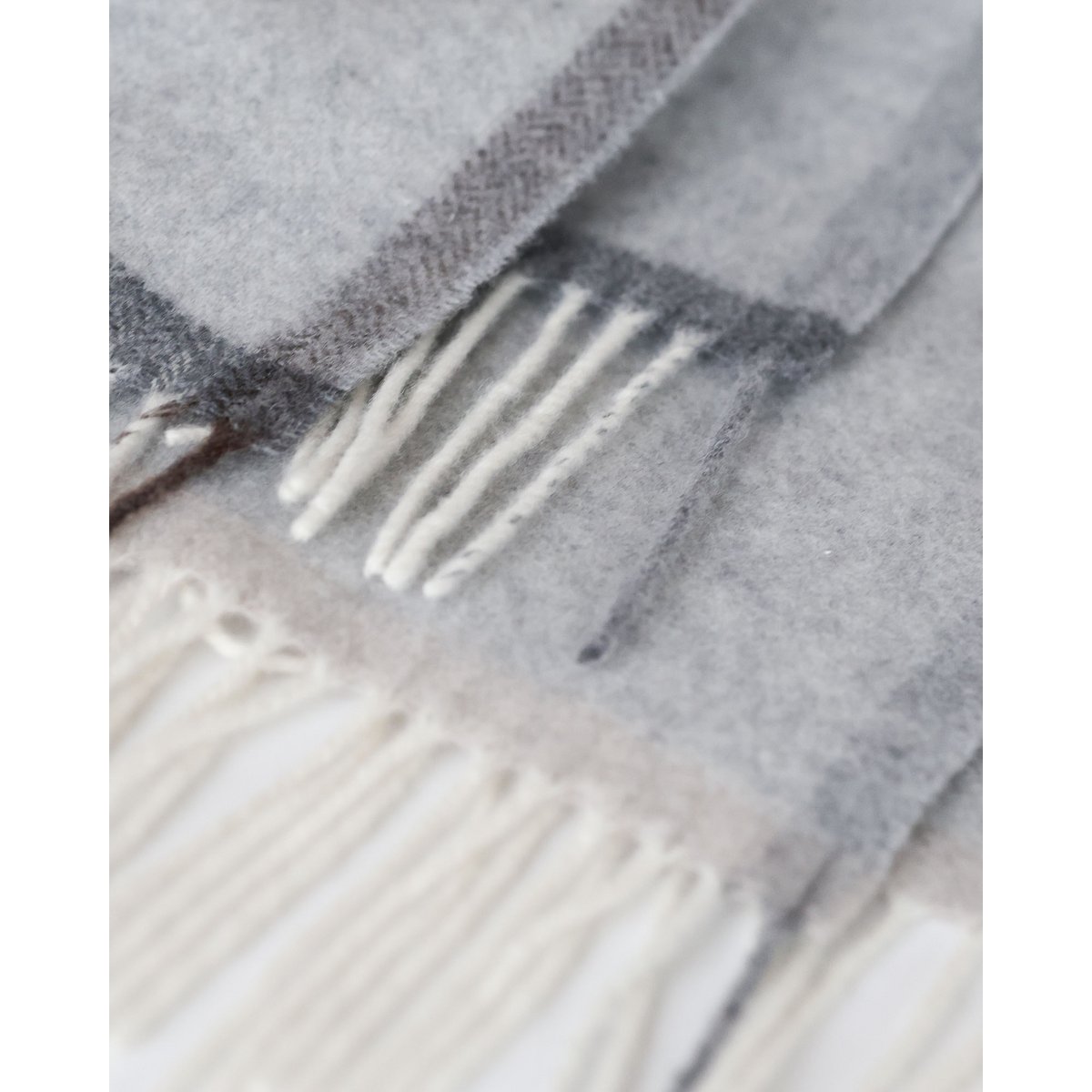 Merino/kasjmier plaid MILANO - lichtgrijs