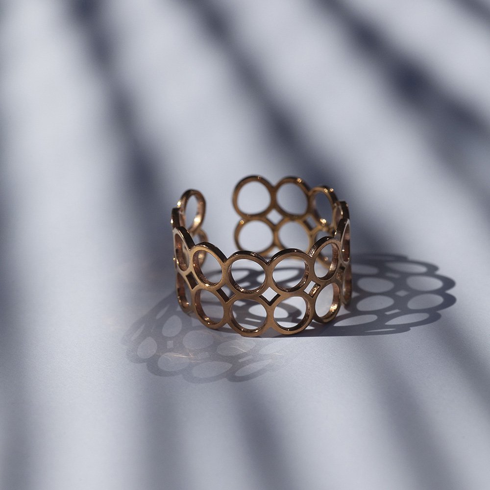 Open stainless steel ring in gold, rose gold & silver • adjustable in size / hypoallergenic / waterproof