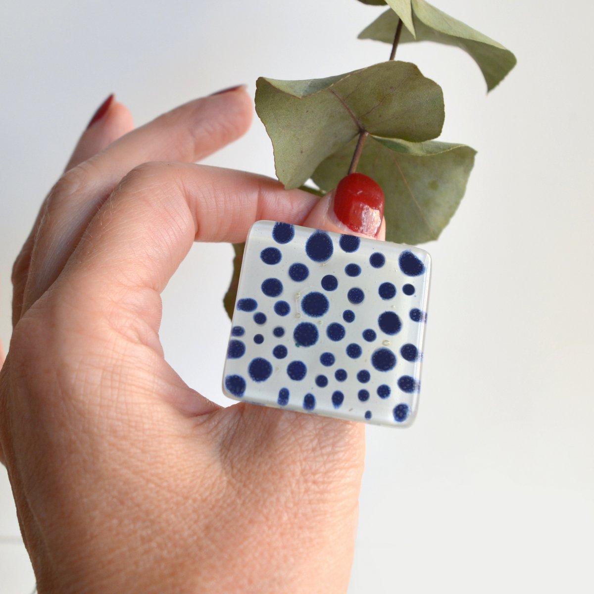 Oversized blå polka Dot ring, justerbar størrelse