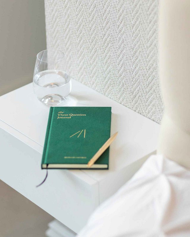 The Three Spørgsmål Journal Green - Daily Guided Wellbeing