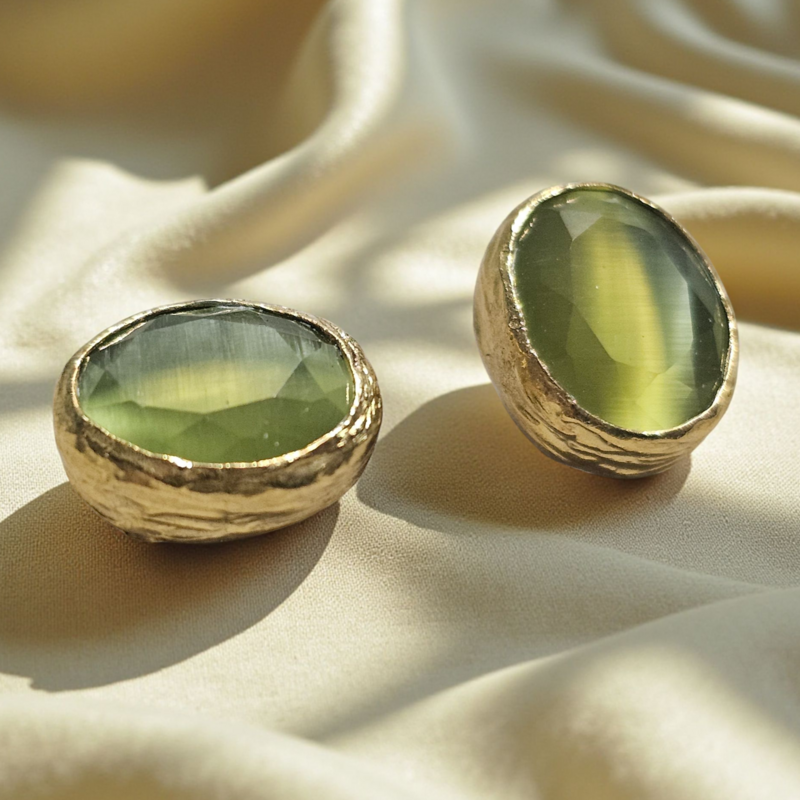 Glow Stud Olive