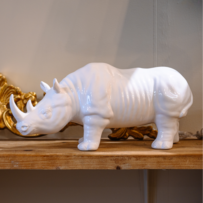 Hergestellt in Italien, weißes Nashorn aus Keramik, H 25 x 50 x 18 cm