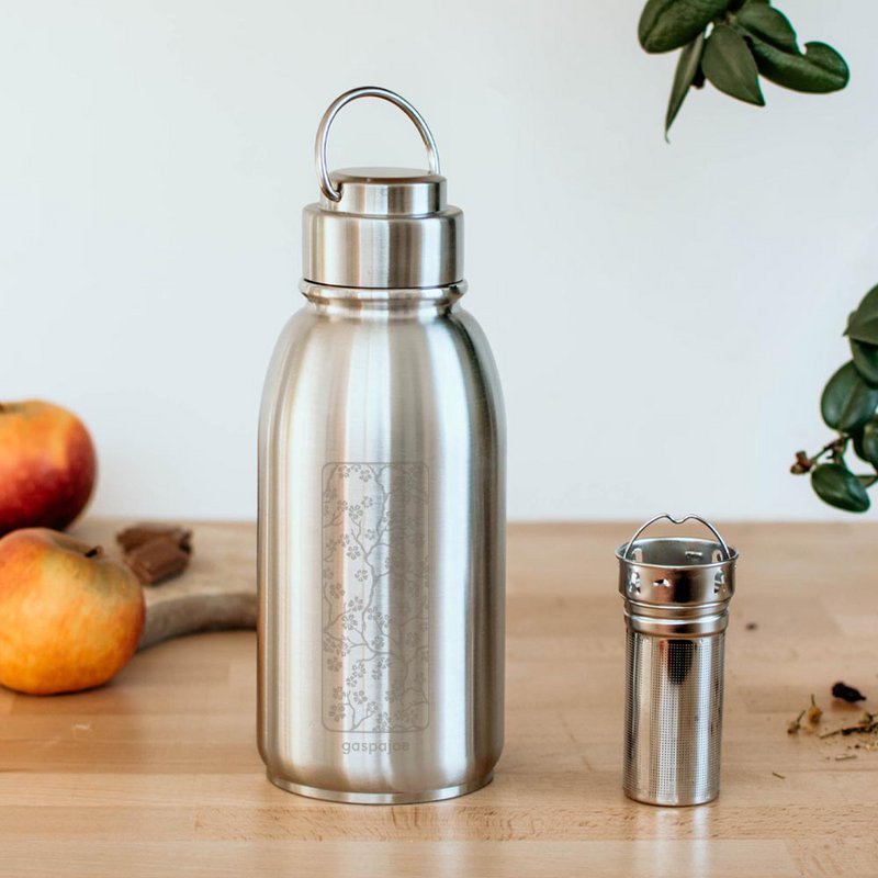 Gaspajoe rustfrit stål isoleret flaske, FRIENDLY+ model 700ml med infuser - CHERRY